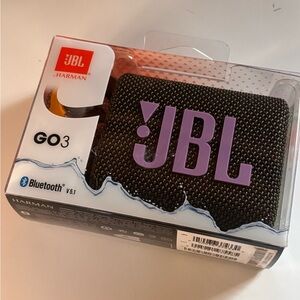 JBL GO 3 waterproof portable Speaker in Black and Lavender